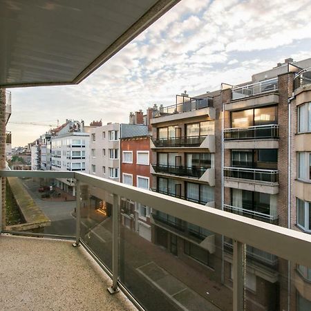 Yellow Knokke-Heist Exterior photo