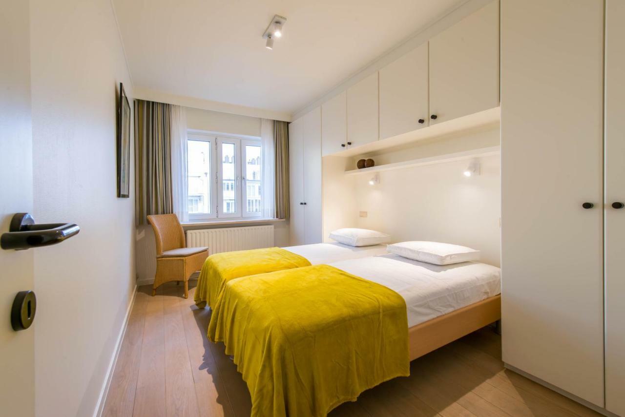 Yellow Knokke-Heist Exterior photo